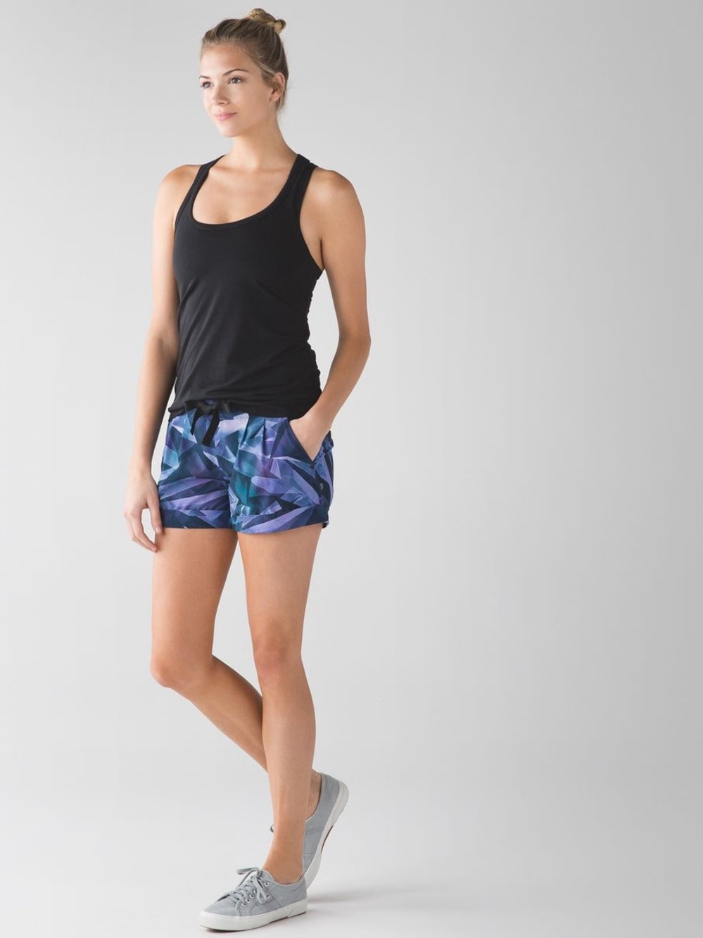 Lululemon Spring Break Away Shorts, Size 6
